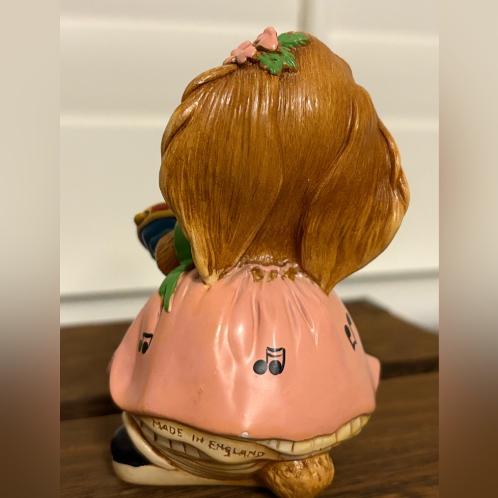 Pendelfin Rabbit ~ Rosa - Picture 3 of 6